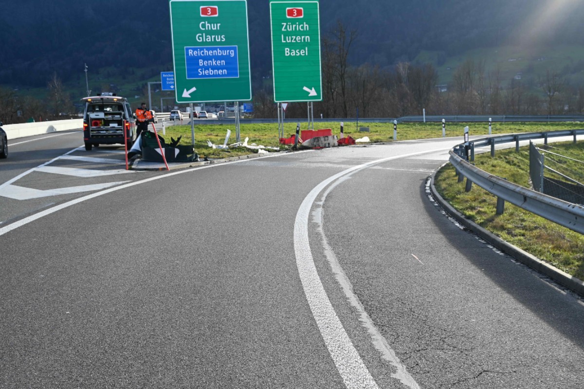 Benken SG - Lenker/in eines schwarzen Ford wird gesucht