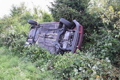 Subingen A1 SO - Autofahrerin verursacht Selbstunfall