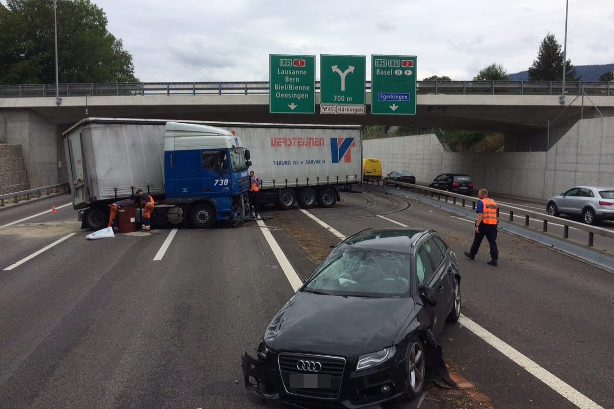 A1 zwischen Härkingen und Gunzgen nach Unfall teilweise gesperrt