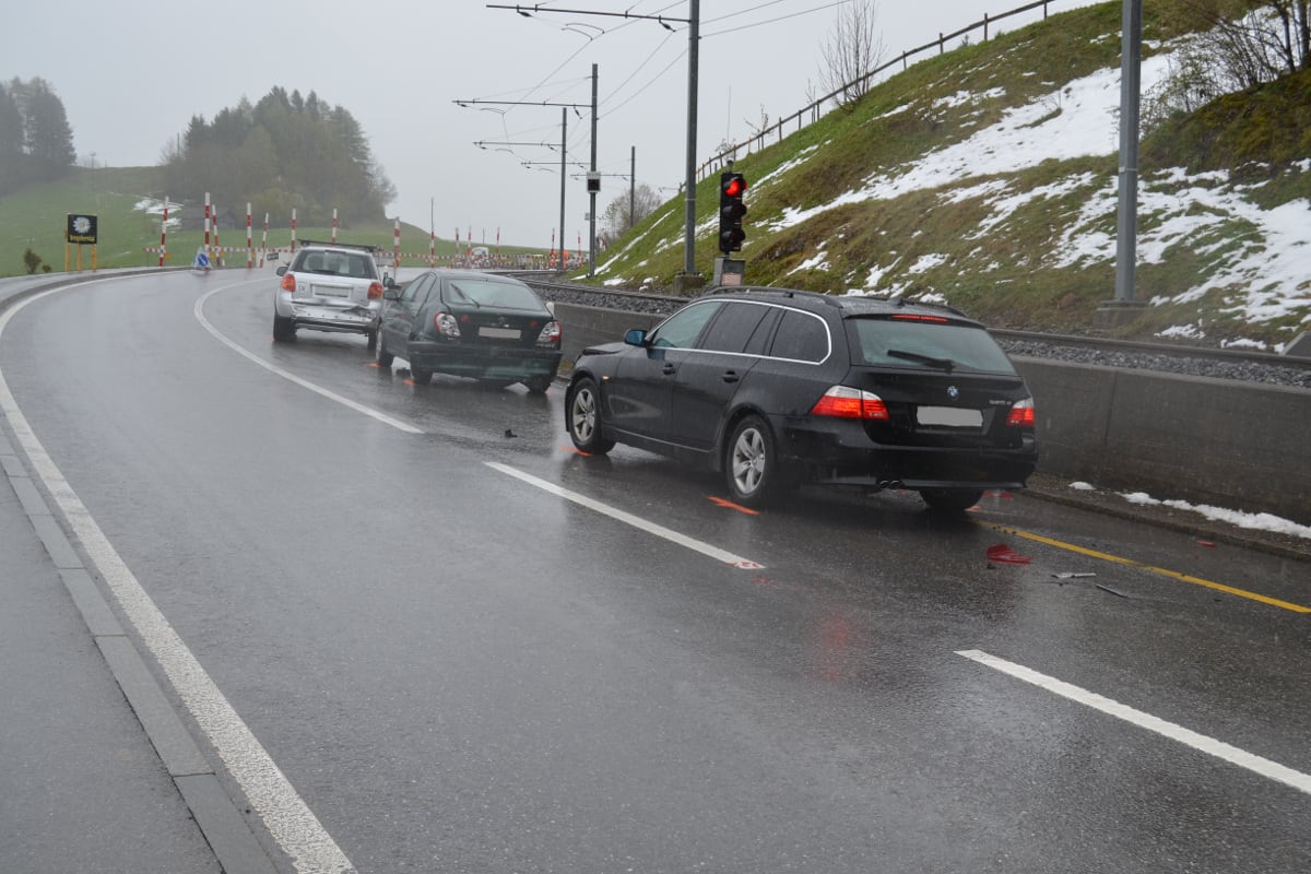 Gais AR - Auffahrunfall zwischen drei Autos