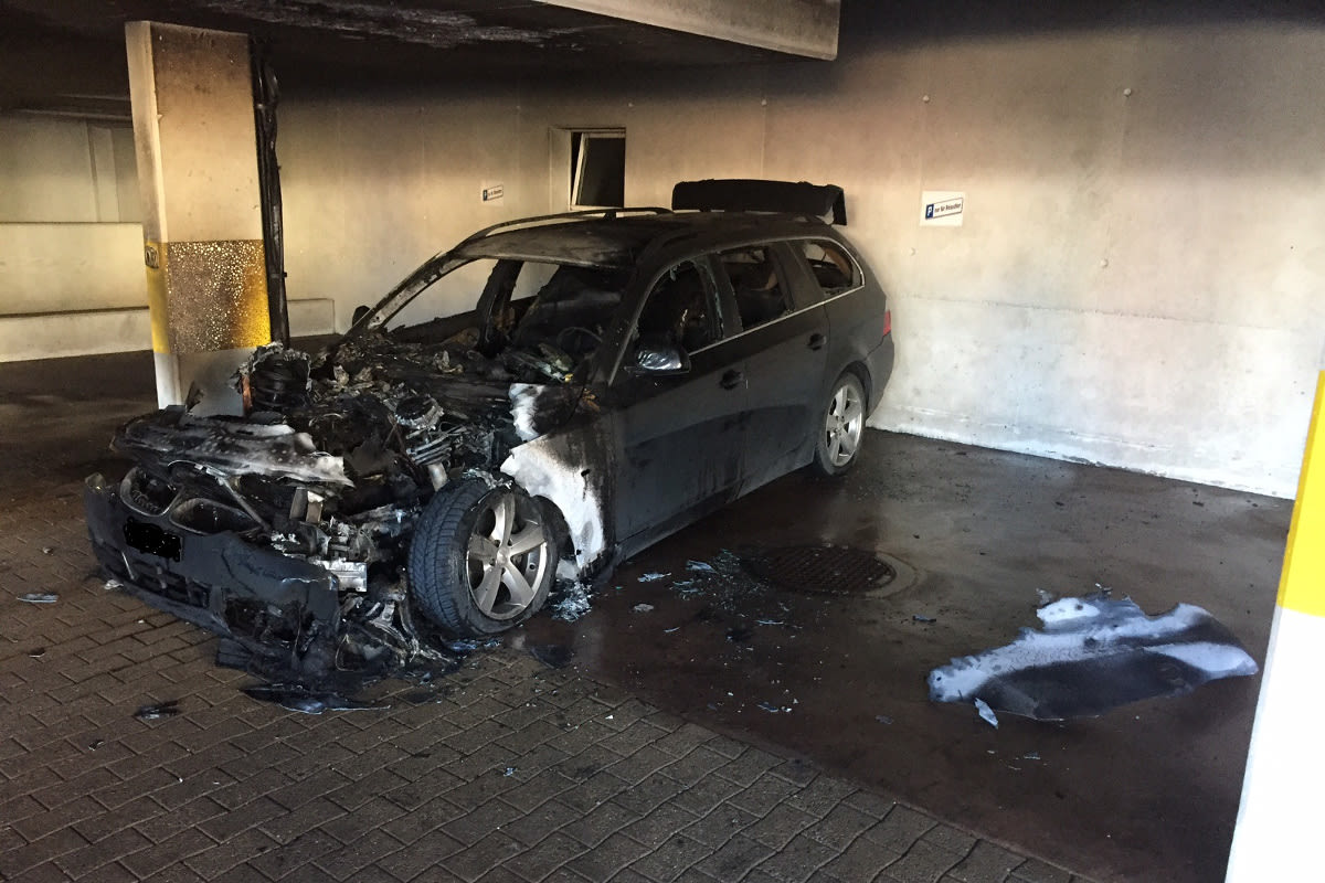 Speicher AR - Fahrzeug in Brand geraten