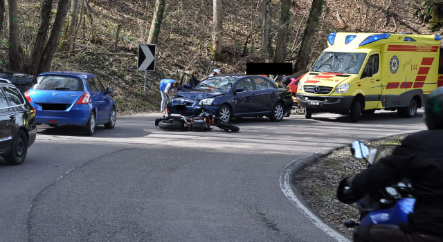 Beinwil: Motorradfahrer bei Frontalcrash mit Auto schwer verletzt