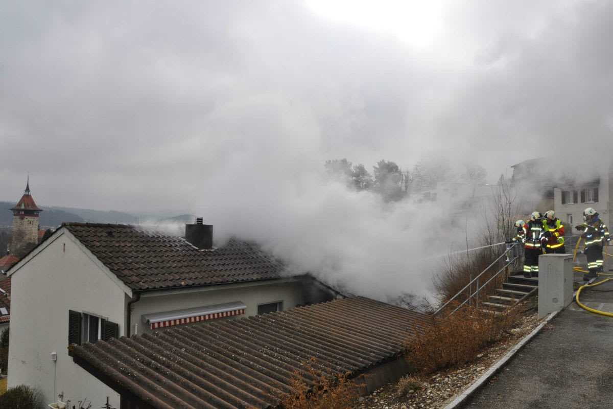 Niedergösgen SO: Brand in Nebengebäude verursacht Schaden