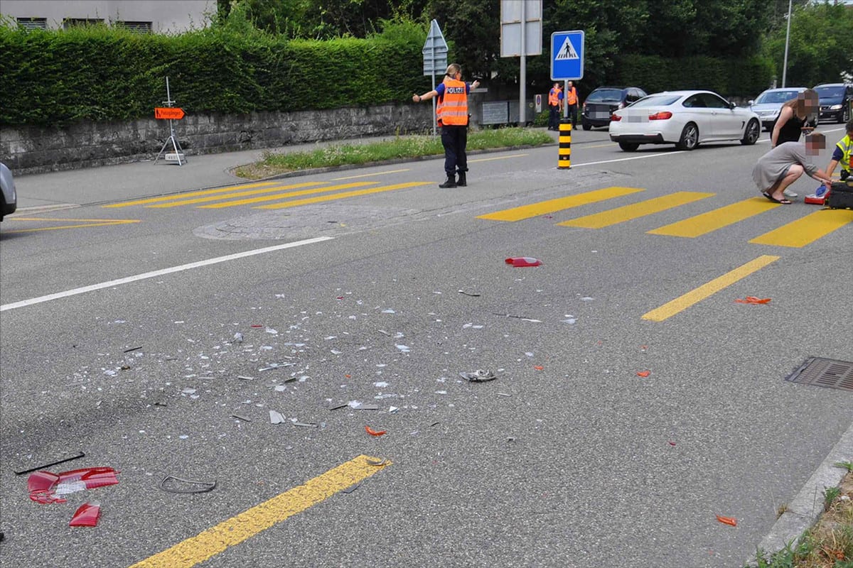 Solothurn SO - Heftige Auffahrkollision bei Fussgängerstreifen