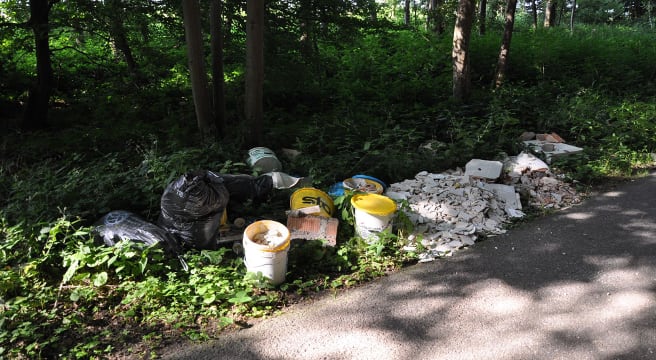 Gunzgen: Badezimmer im Wald entsorgt