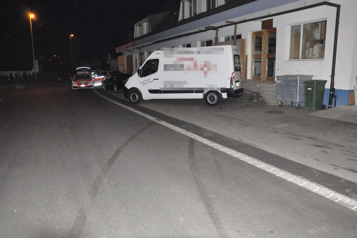 Fahrerflucht in Egerkingen begangen