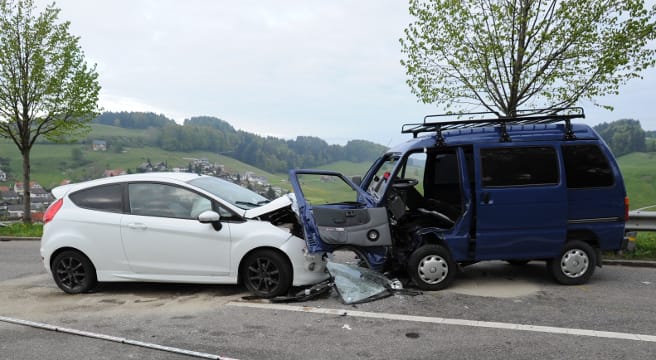 Nach Frontalkollision in Heiden eingeklemmt