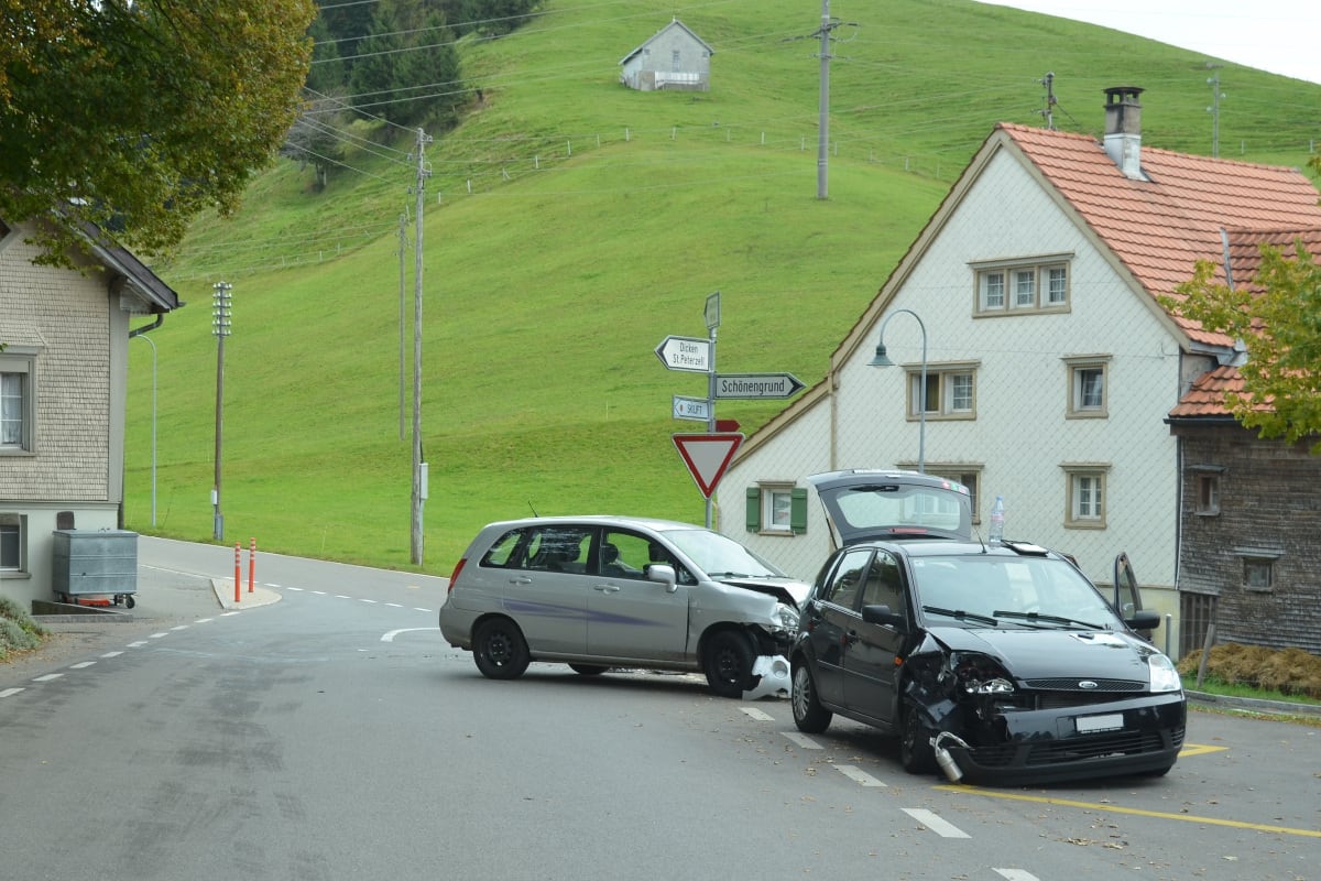 Schwellbrunn AR - Mädchen (9) wird bei Verkehrsunfall verletzt