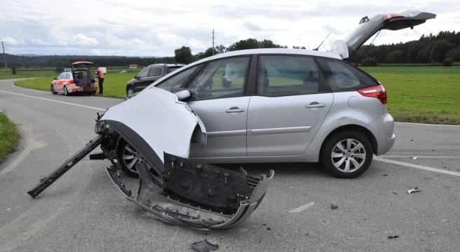 Töfffahrer in Kestenholz von Auto erfasst