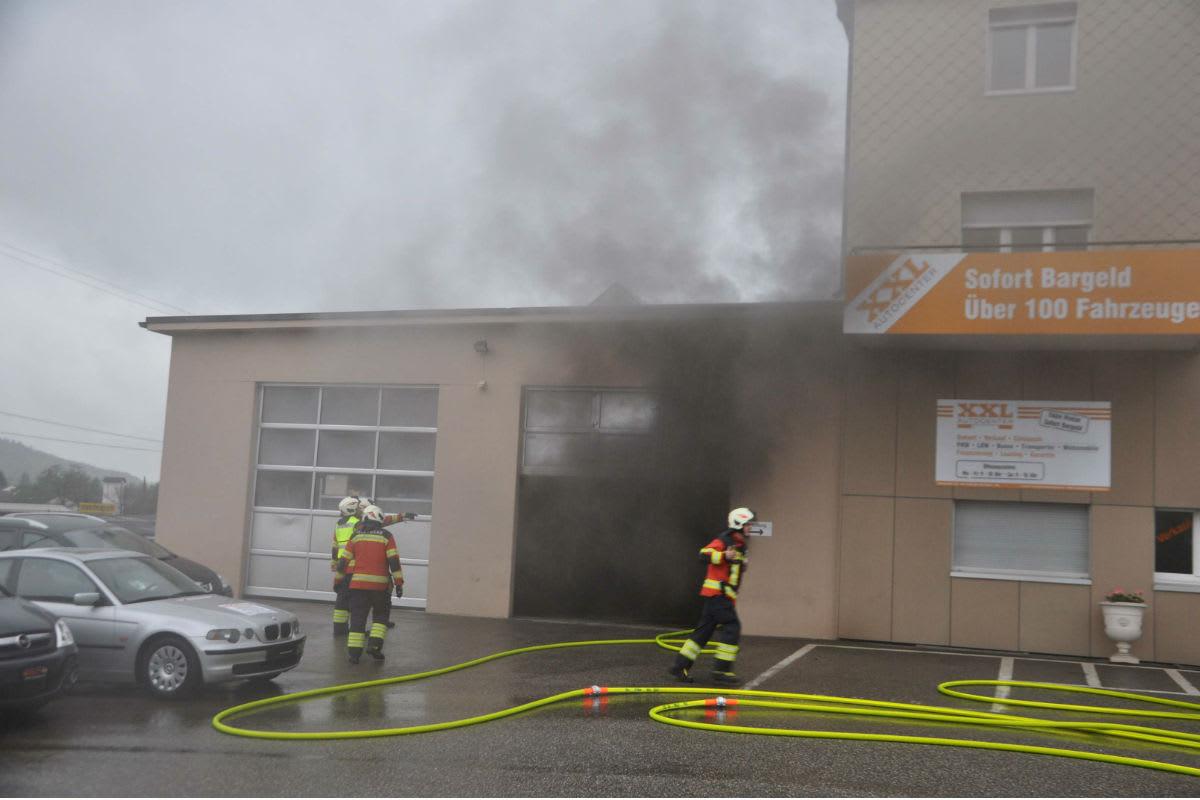 Wangen bei Olten SO - Technischer Defekt verursacht Brand in Garagenbetrieb