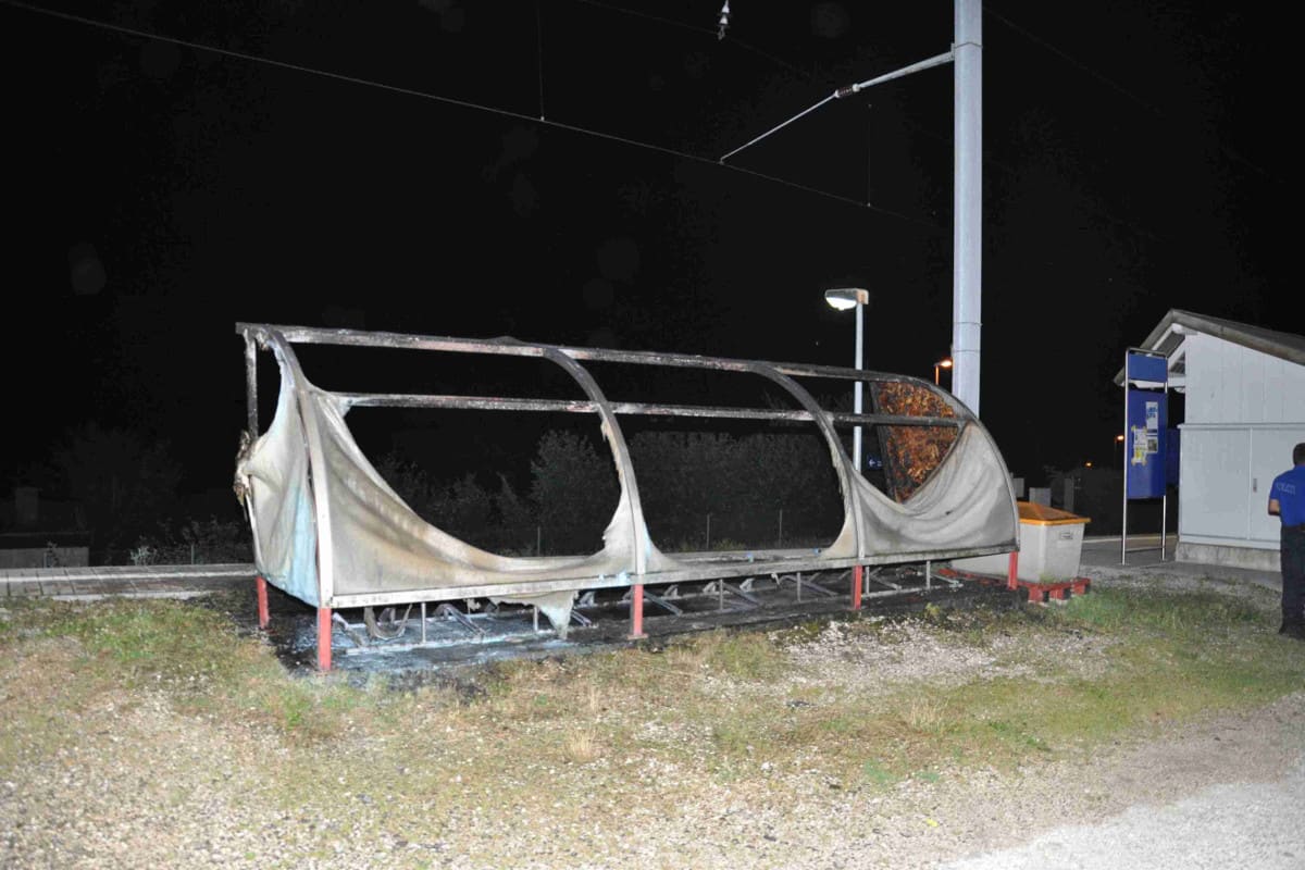Lommiswil SO - 18-Jähriger für Brand an Fahrradunterstand verantwortlich