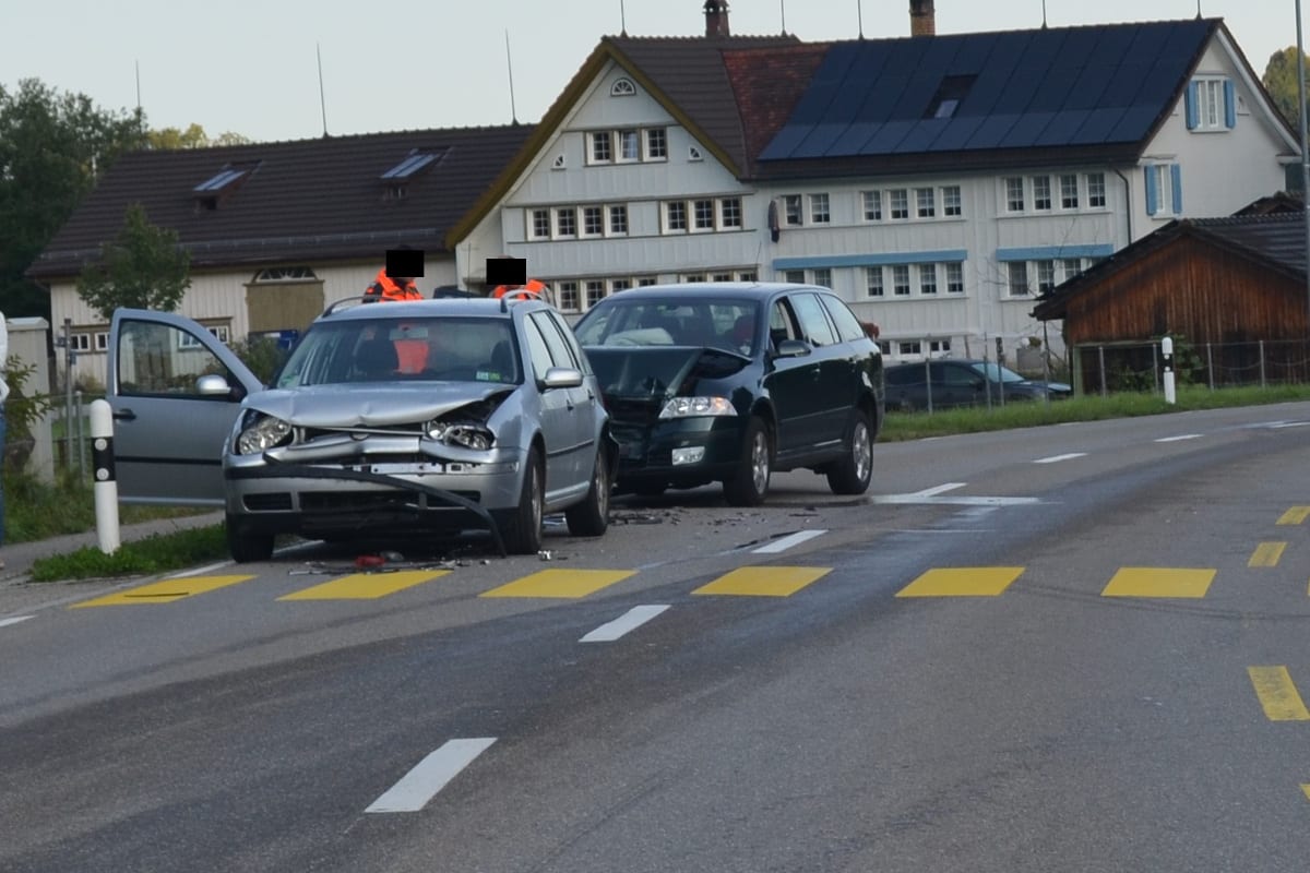 Bühler AR - Auffahrcrash mit drei Autos