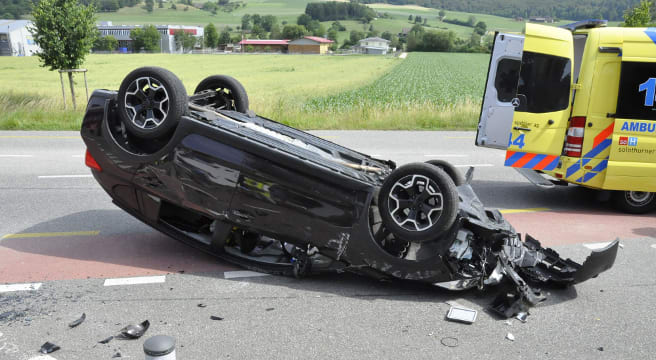 Sekundenschlaf führt zu Selbstcrash in Laupersdorf