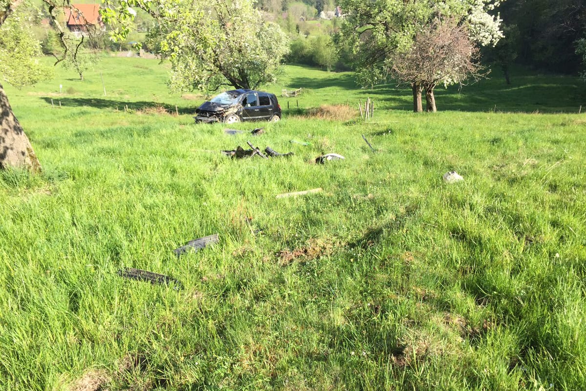 Auto macht sich in Wolfhalden selbständig