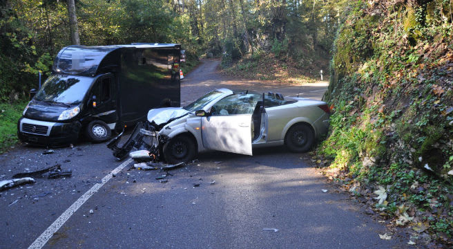 Vier Verletzte bei Crash in Seewen