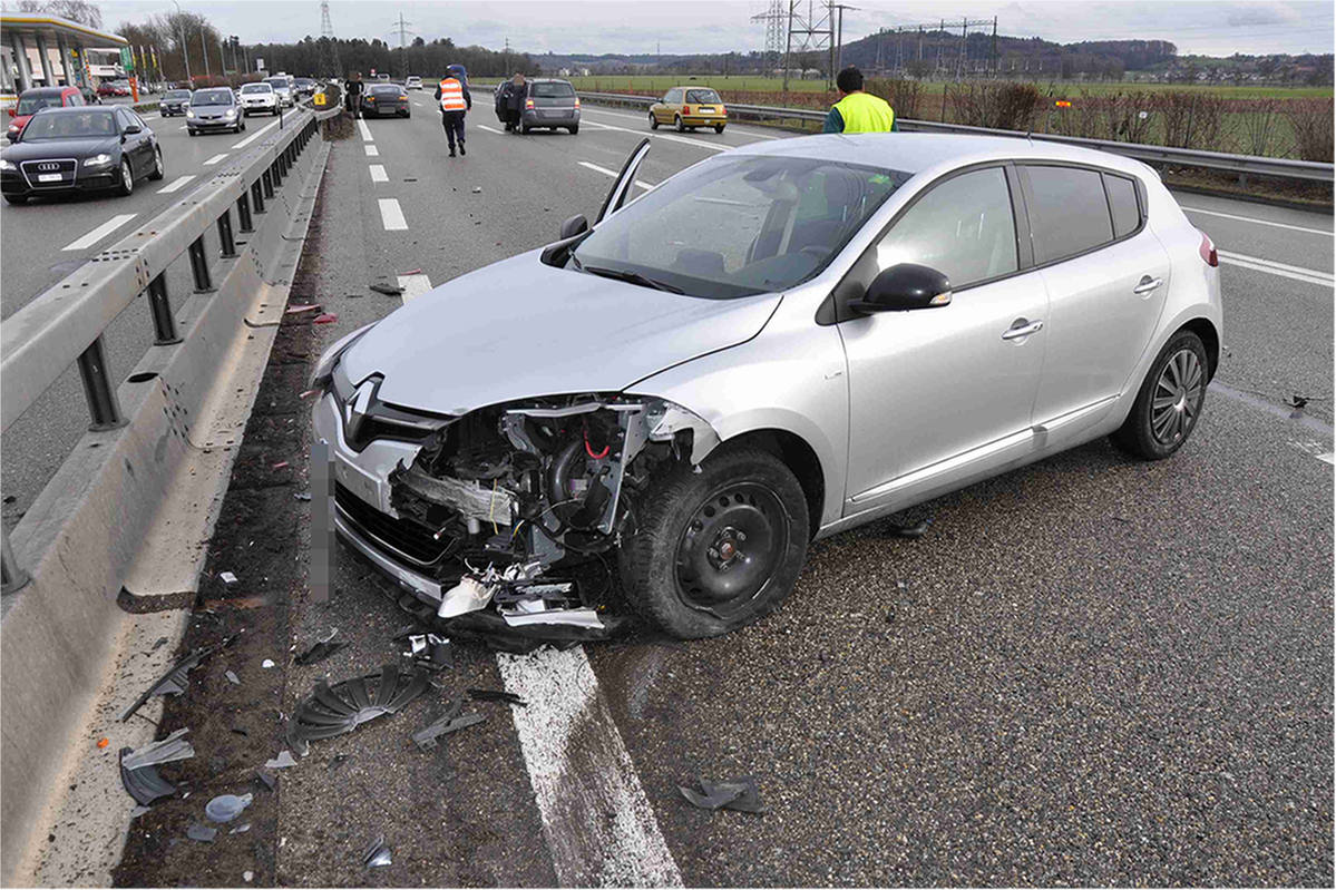A1 bei Flumenthal SO - Auffahrkollision zwischen drei Autos