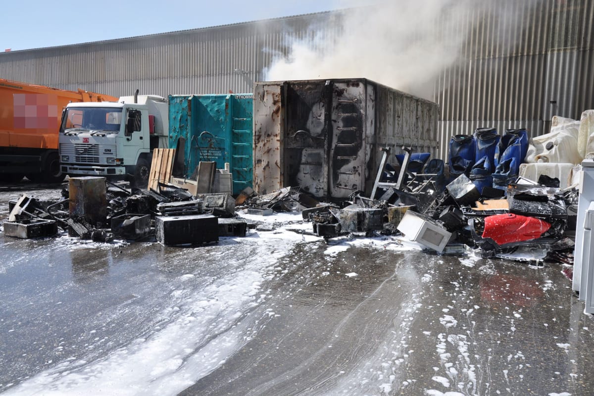 Brand auf Areal einer Recyclingfirma in Schönenwerd