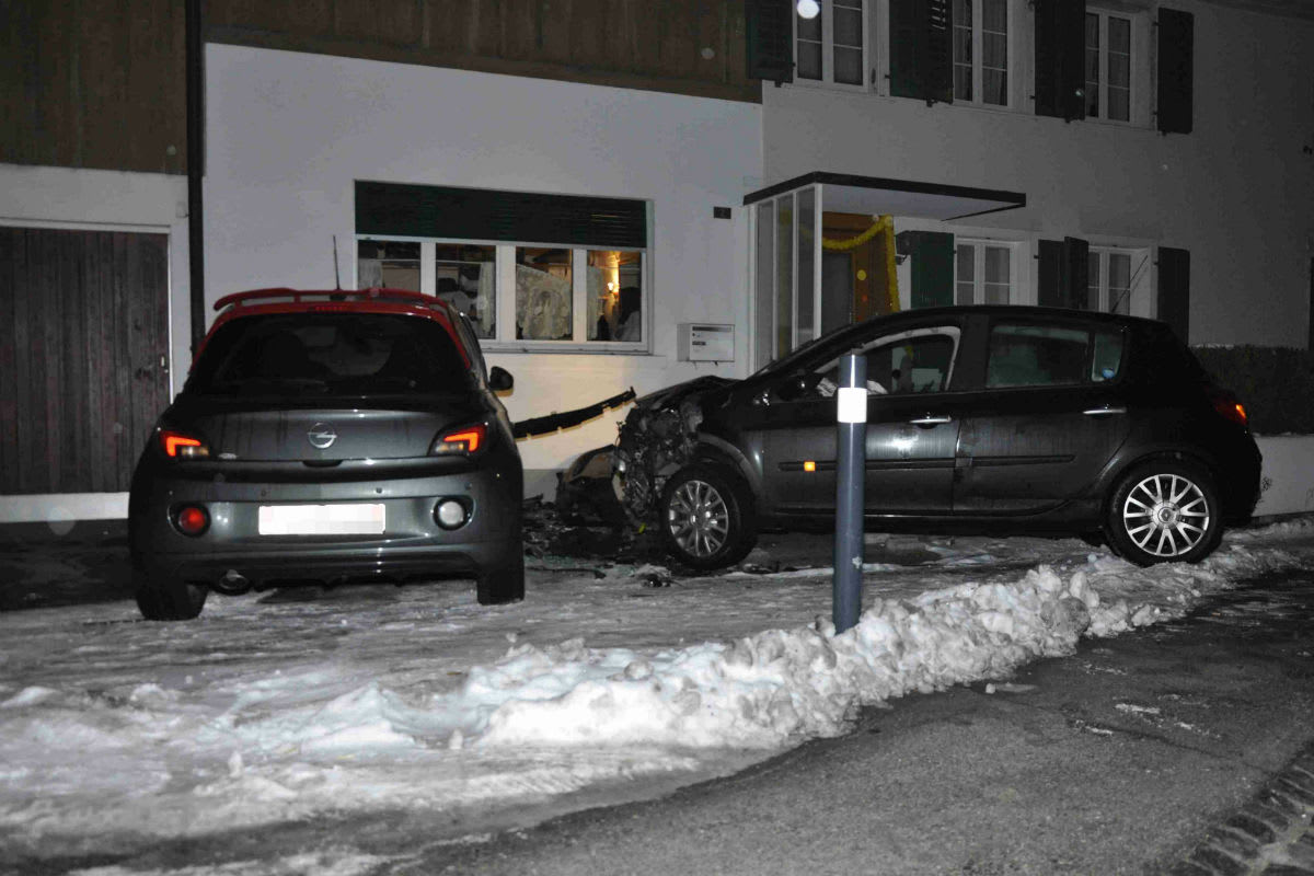 Biberist SO - Alkoholisierter Autofahrer baut Selbstunfall