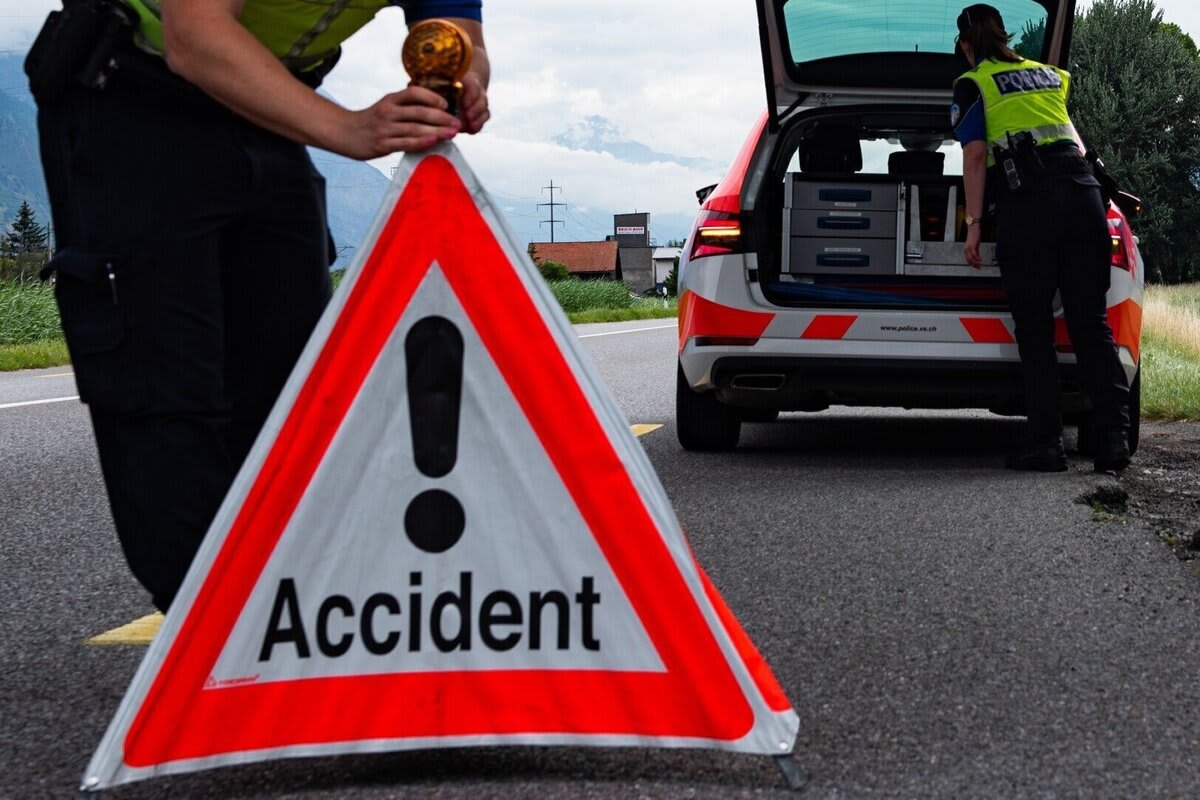 Cossonay VD – Kollision zwischen Sidecar und Auto