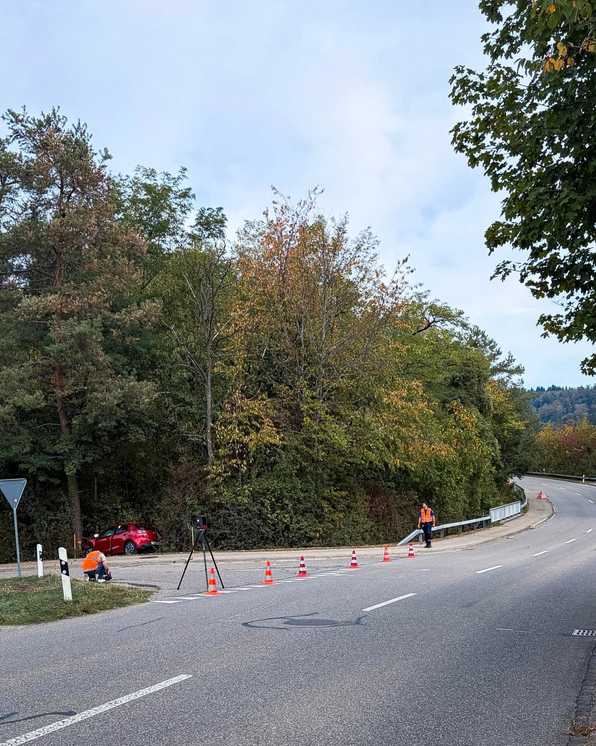 Grafstal ZH – Überholmanöver endet mit Unfall 