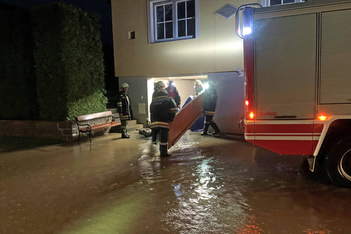 Großgerharts (Gemeinde Thaya) – Feuerwehren verhindern Wassereintritt nach Starkregen