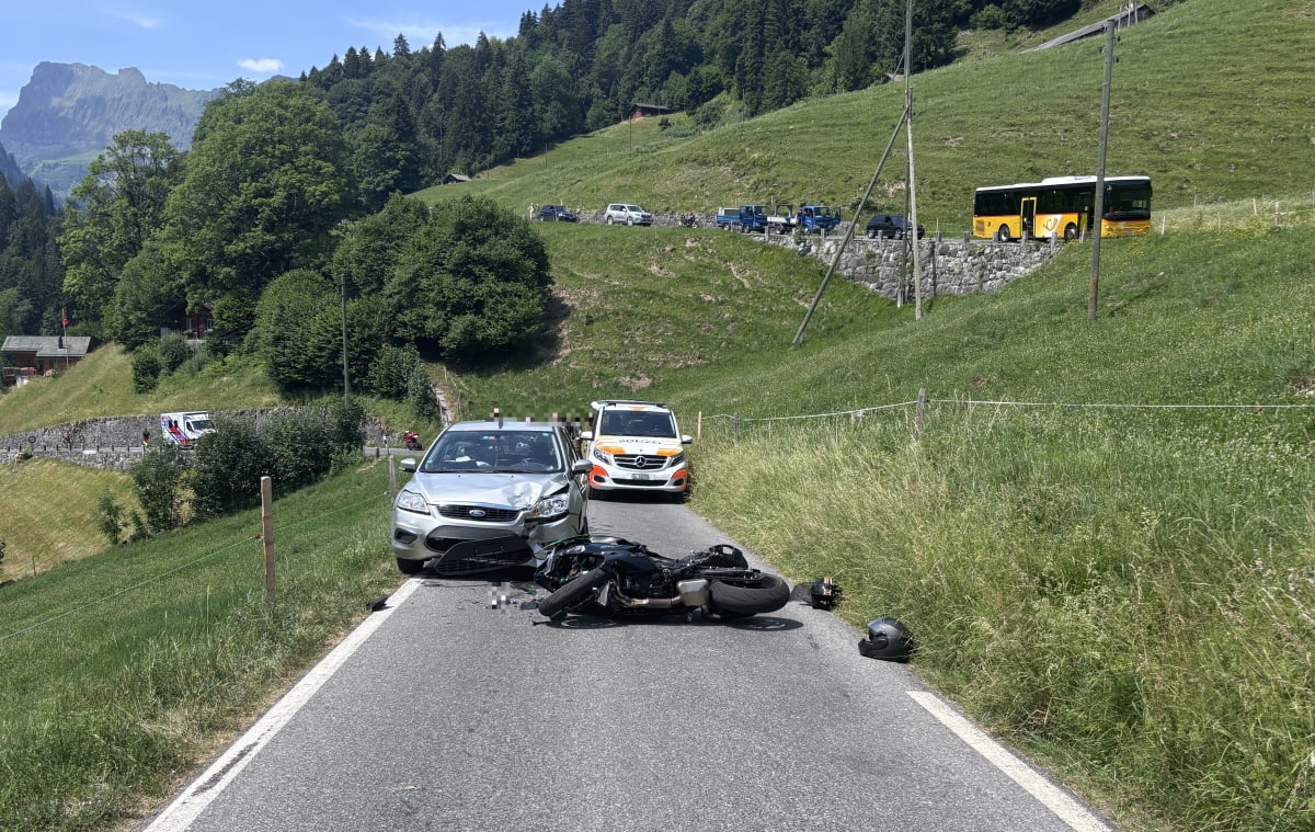 Glarus – Motorradfahrer nach Frontalkollision schwer verletzt