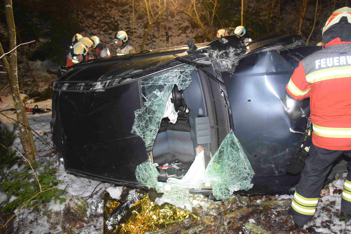 Hägendorf SO - Auto stürzt Böschung hinunter - Zeugenaufruf