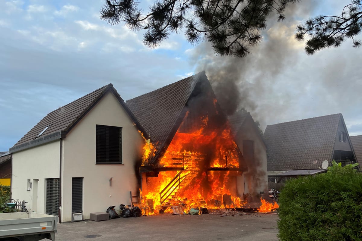 Cheyres FR – Hund verstirbt bei Brand in Reiheneinfamilienhaus 