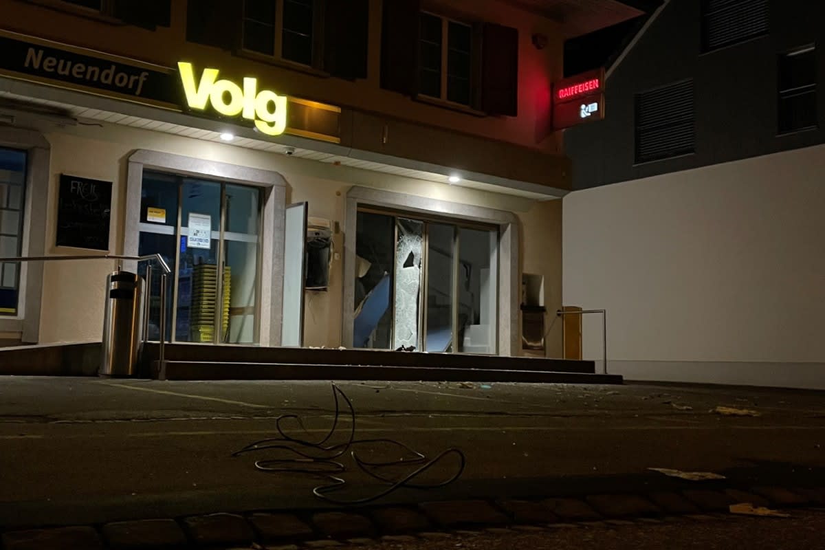Neuendorf SO - Bankomat beim Volg gesprengt - Täterschaft auf der Flucht