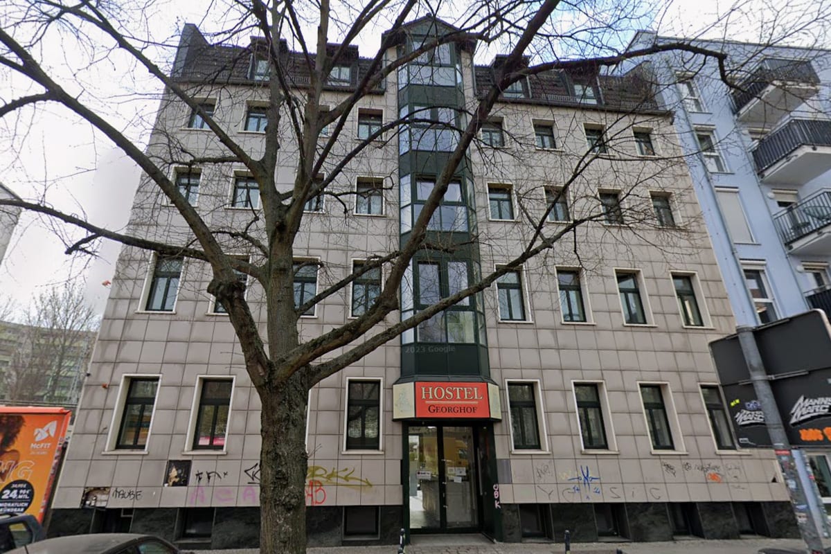 Berlin – Durchsuchung in besetztem Gebäude in Friedrichshain