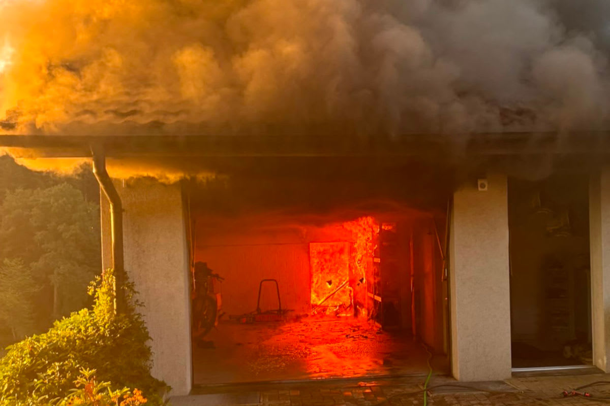 Menznau LU – Brand breitet sich von Garage auf Wohnhaus aus