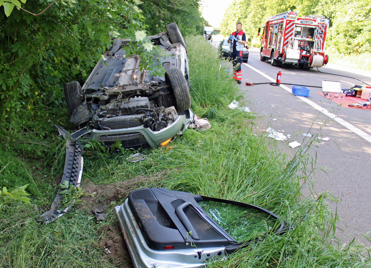 Titz – Autofahrerin überschlägt sich und wird schwer verletzt
