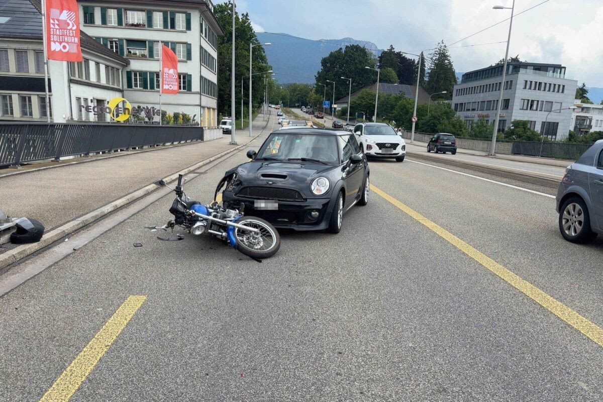 Solothurn - Unfall mit vier beteiligten Fahrzeugen 