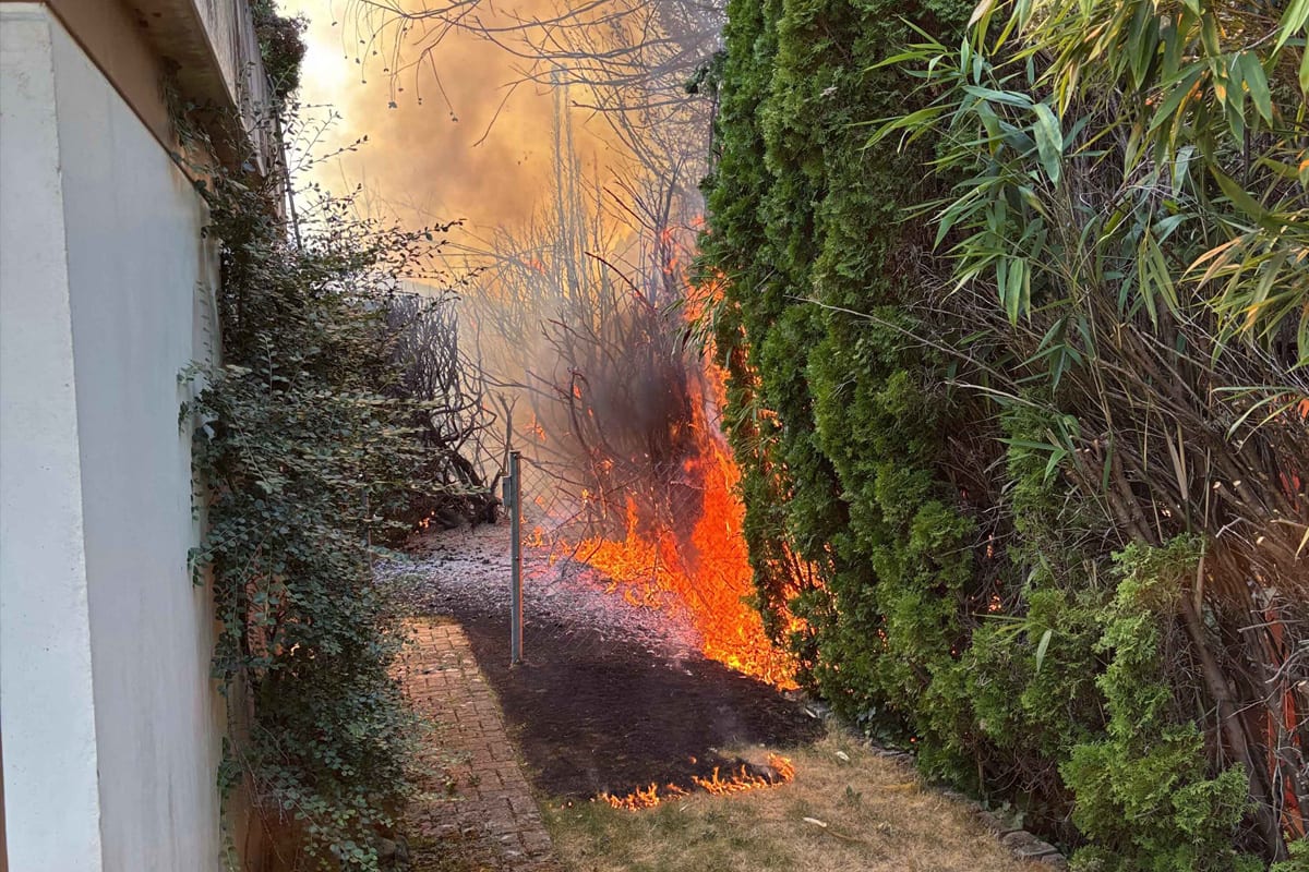 Seengen AG – Übergreifen von Gartenbrand verhindert