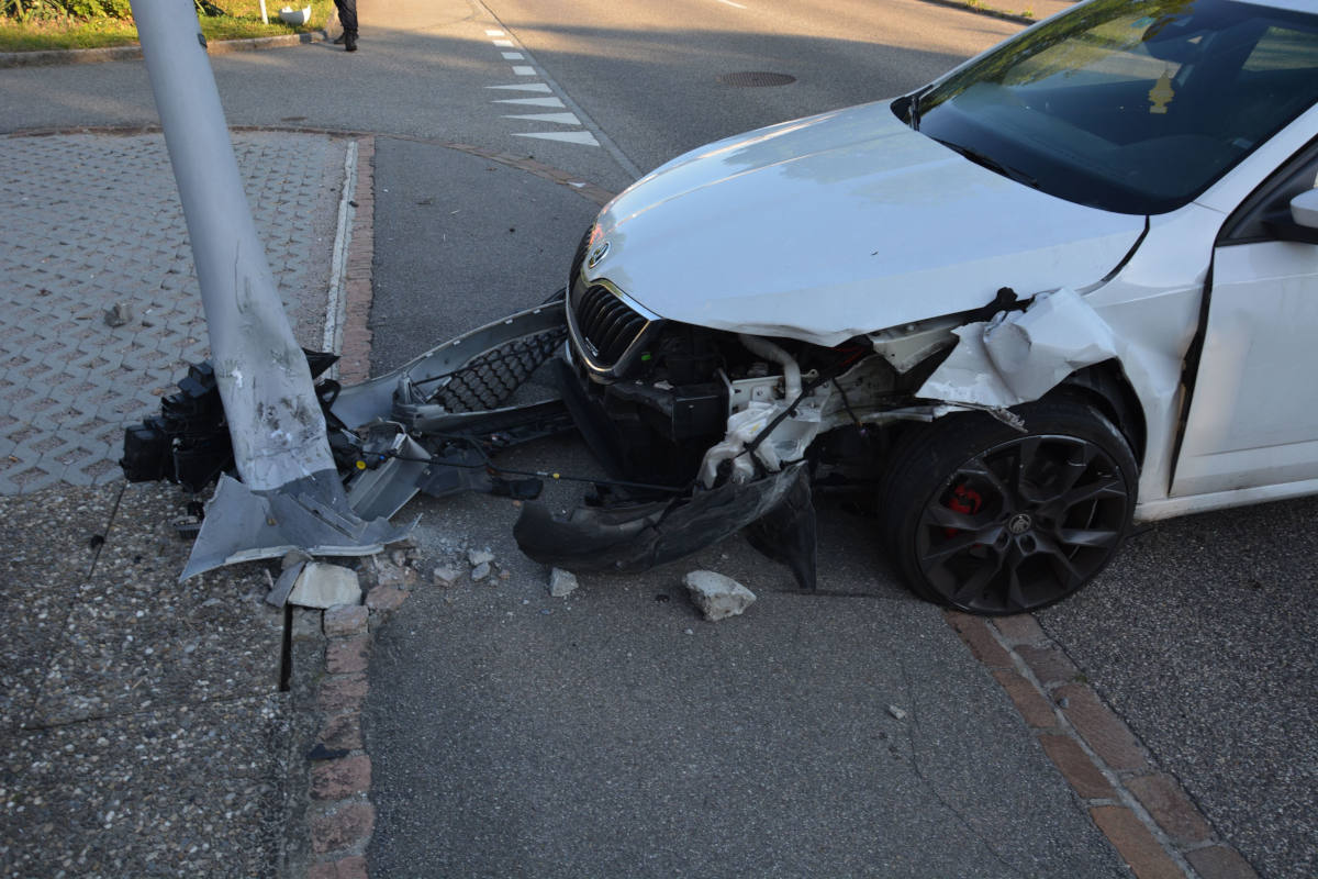 Obergösgen SO - Angetrunkener Automobilist verursacht Selbstunfall 