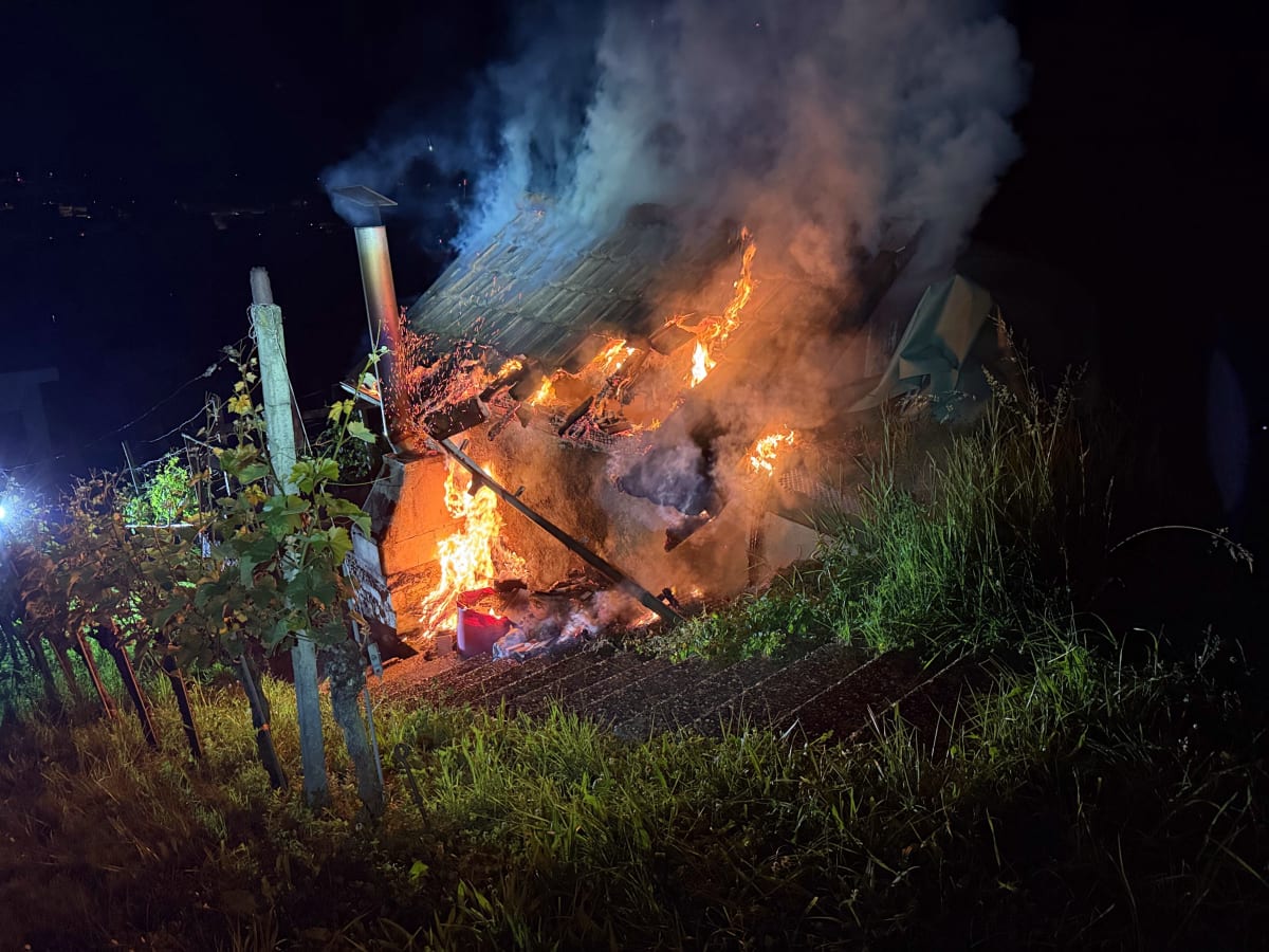 Aargau – Rebhaus und Garage bei Bränden beschädigt