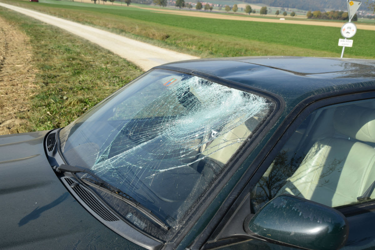 Messen SO - Autolenker kollidiert mit Fahrradfahrer – Rettungshelikopter im Einsatz