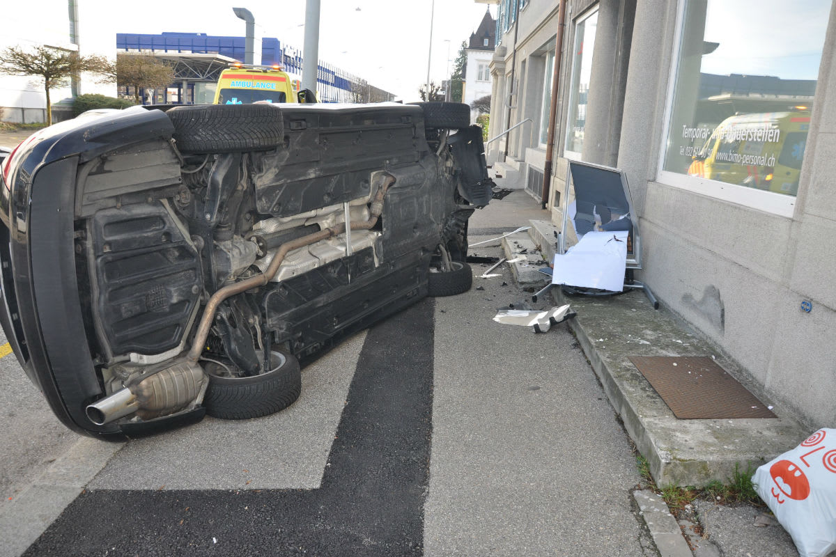 Solothurn SO - Lenker verliert Kontrolle über das Auto - Zeugenaufruf