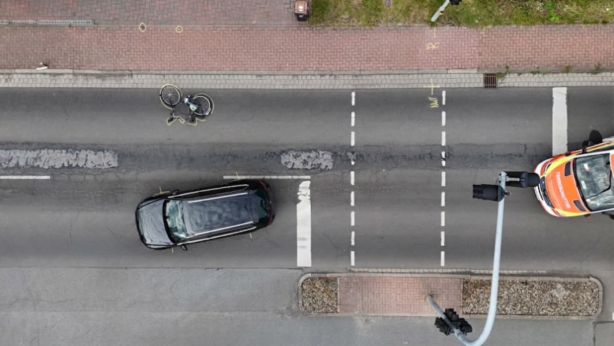 Drochtersen – Schwerer Unfall zwischen Radfahrer und Pkw