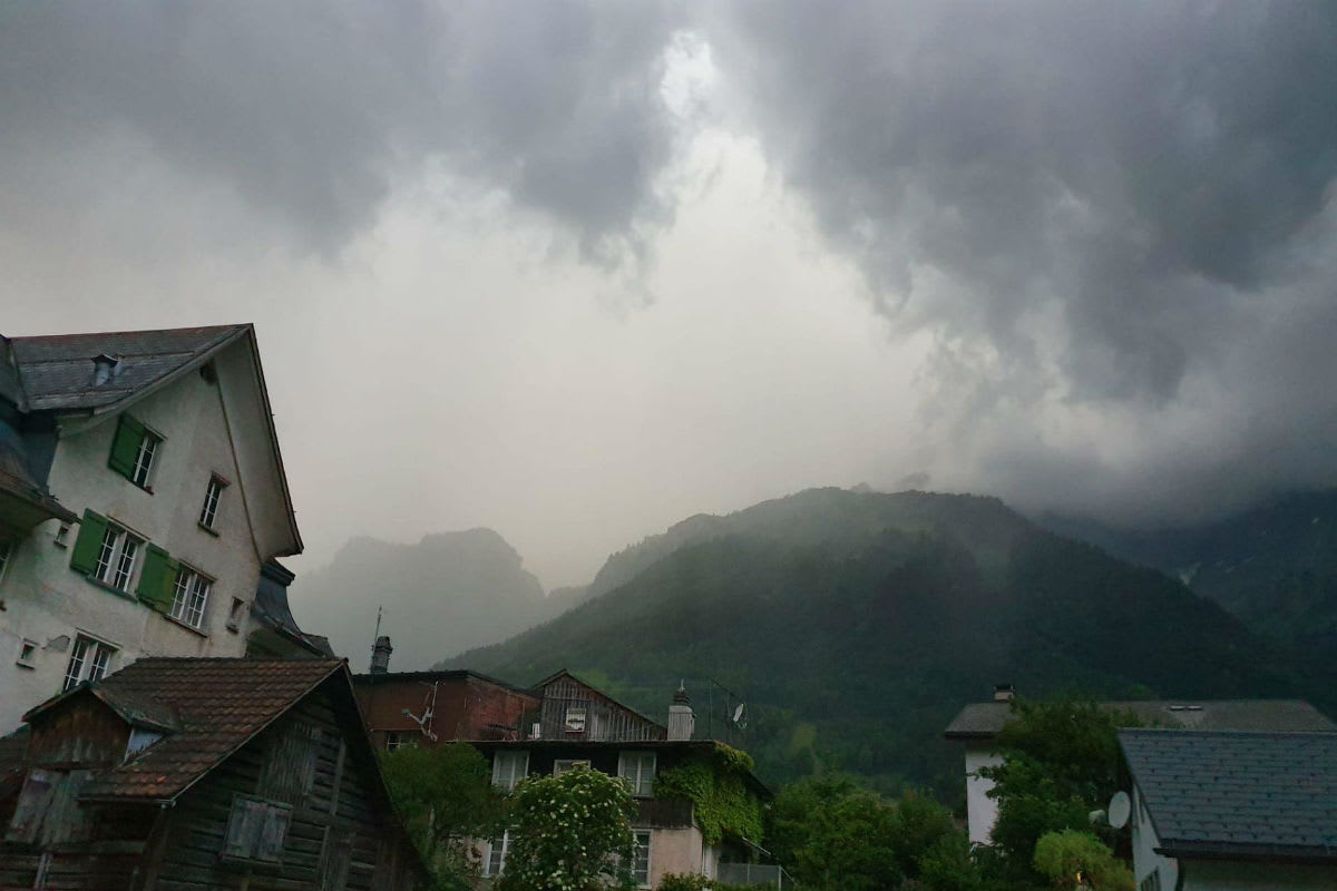 Unwetter-Alarm - Ab der zweiten Nachmittagshälfte ziehen heftige Gewitter über die Schweiz