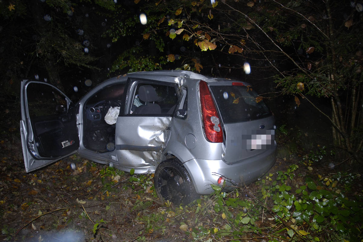 Unfall Fulenbach SO – Automobilist kracht bei Selbstunfall gegen Baum