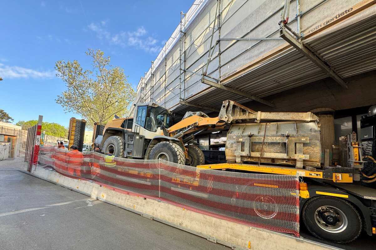 Basel – Verkehrsbehinderung wegen steckengebliebenem Lastwagen