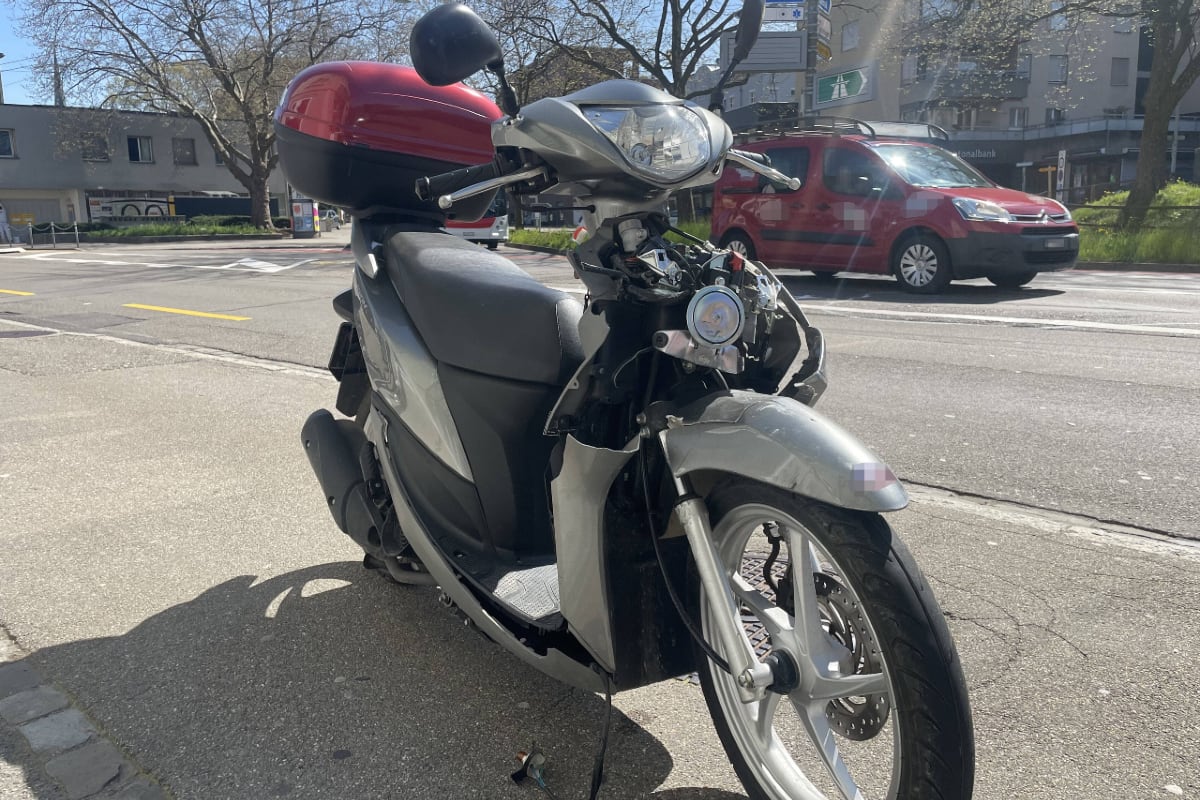 St.Gallen SG- Kollision zwischen Auto und Motorrad auf der Zürcher Straße