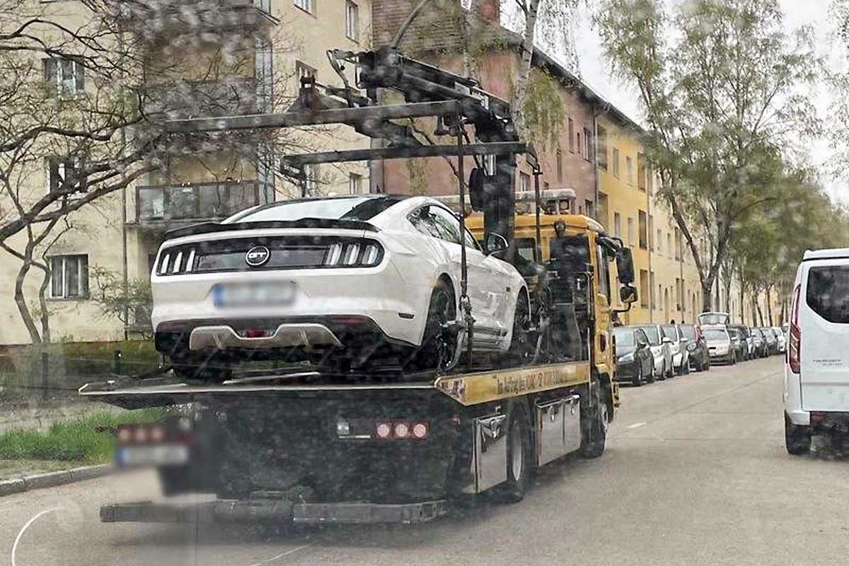 Berlin - Illegales Rennen - Zwei Sportwagen beschlagnahmt!