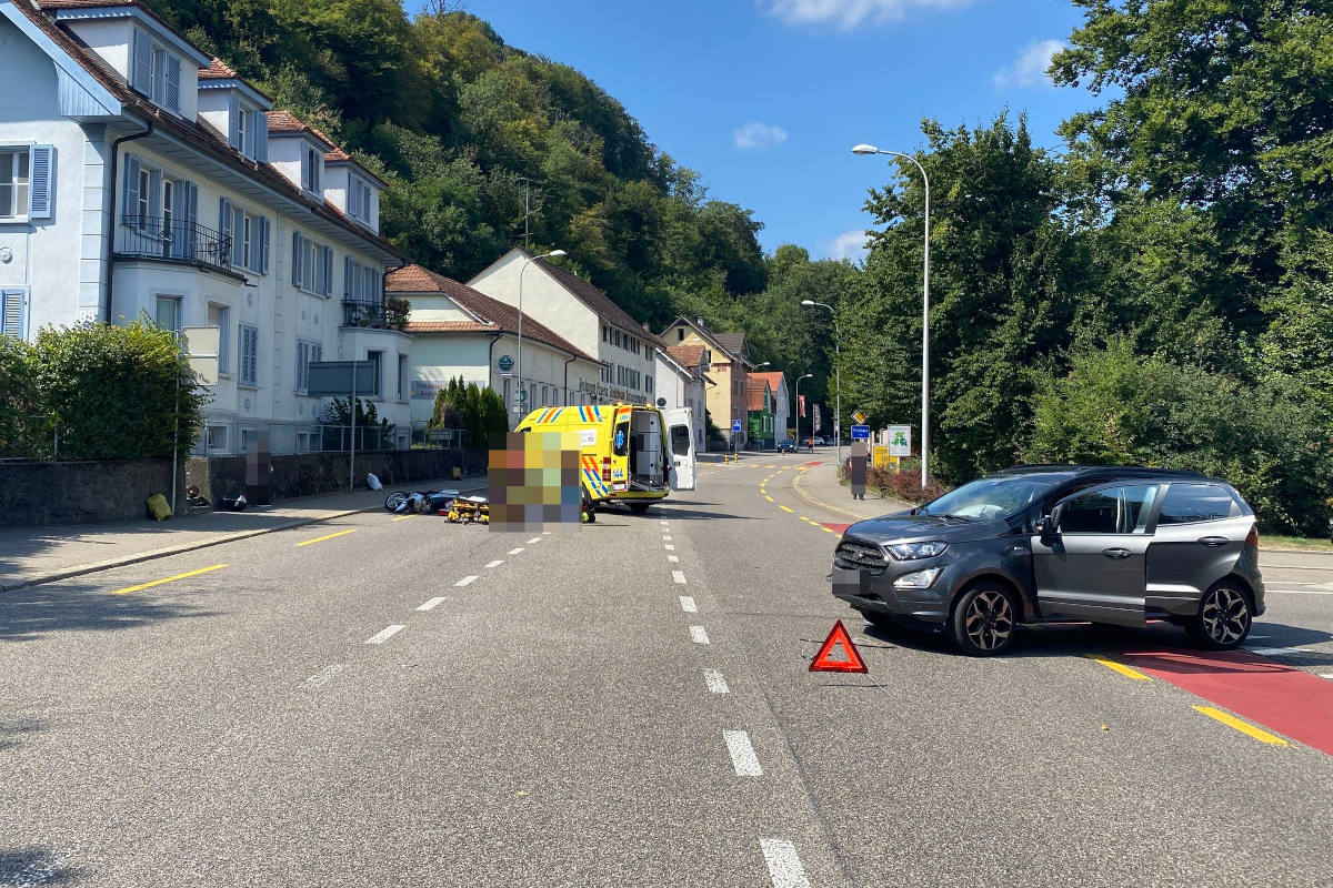 Olten SO – Motorradfahrer und Sozia bei Kollision mit Auto schwer verletzt