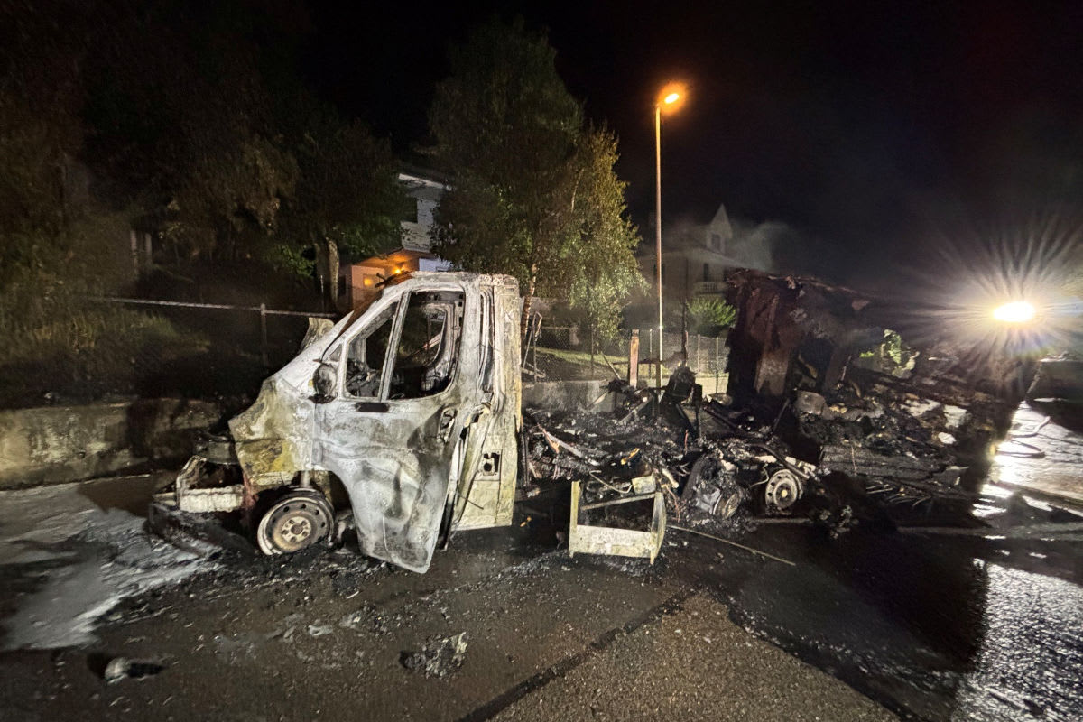 Delémont JU – Wohnmobil gerät in Brand
