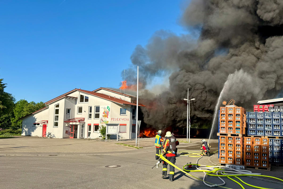 Unterensingen – Brand zerstört Feuerwehrhaus und Einsatzfahrzeuge
