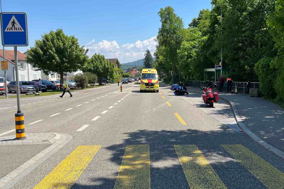 Unfall in Trimbach SO – Motorradfahrer erfasst Fussgängerin