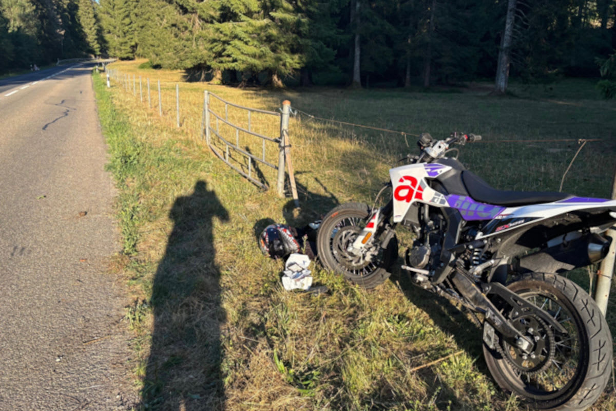 Unfall in Saignelégier JU – Motorrad prallt gegen Viehschranke