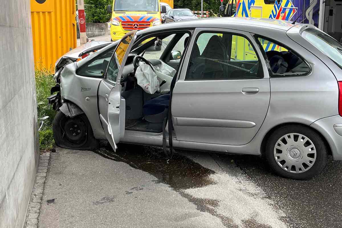 Solothurn - Maschendrahtzaun bei Unfall durchbrochen